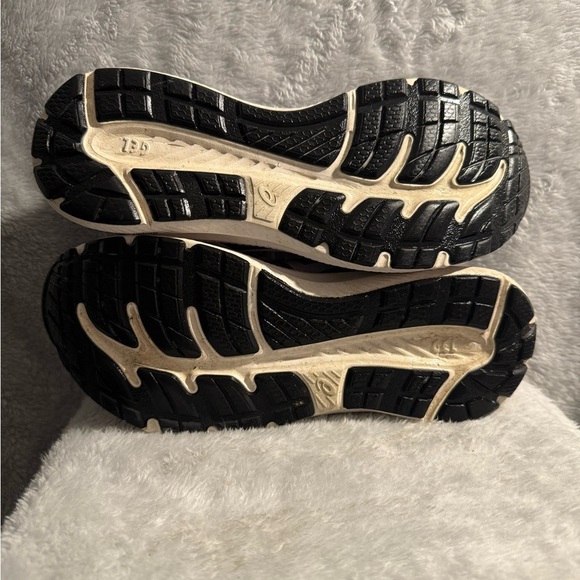 ASICS Women Gray &Pink Salt  Running Shoes - Picture 6 of 13